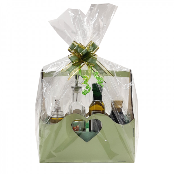 Масло оливковое подарочное. Подарок с оливковым маслом. Оливки в подарок. Оливковое масло в подарочной упаковке. Корзина с оливковым маслом в подарок.